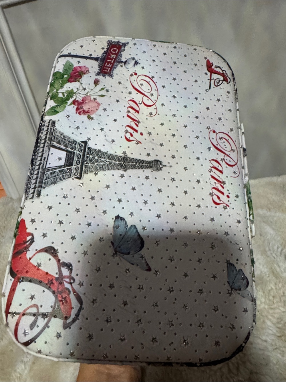 Paris Eiffel Tower Cosmetic Train Case in White 8" Wide x 5 1/2" Tall x 4” Deep - Picture 10 of 10